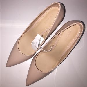 Cute light pink heels!